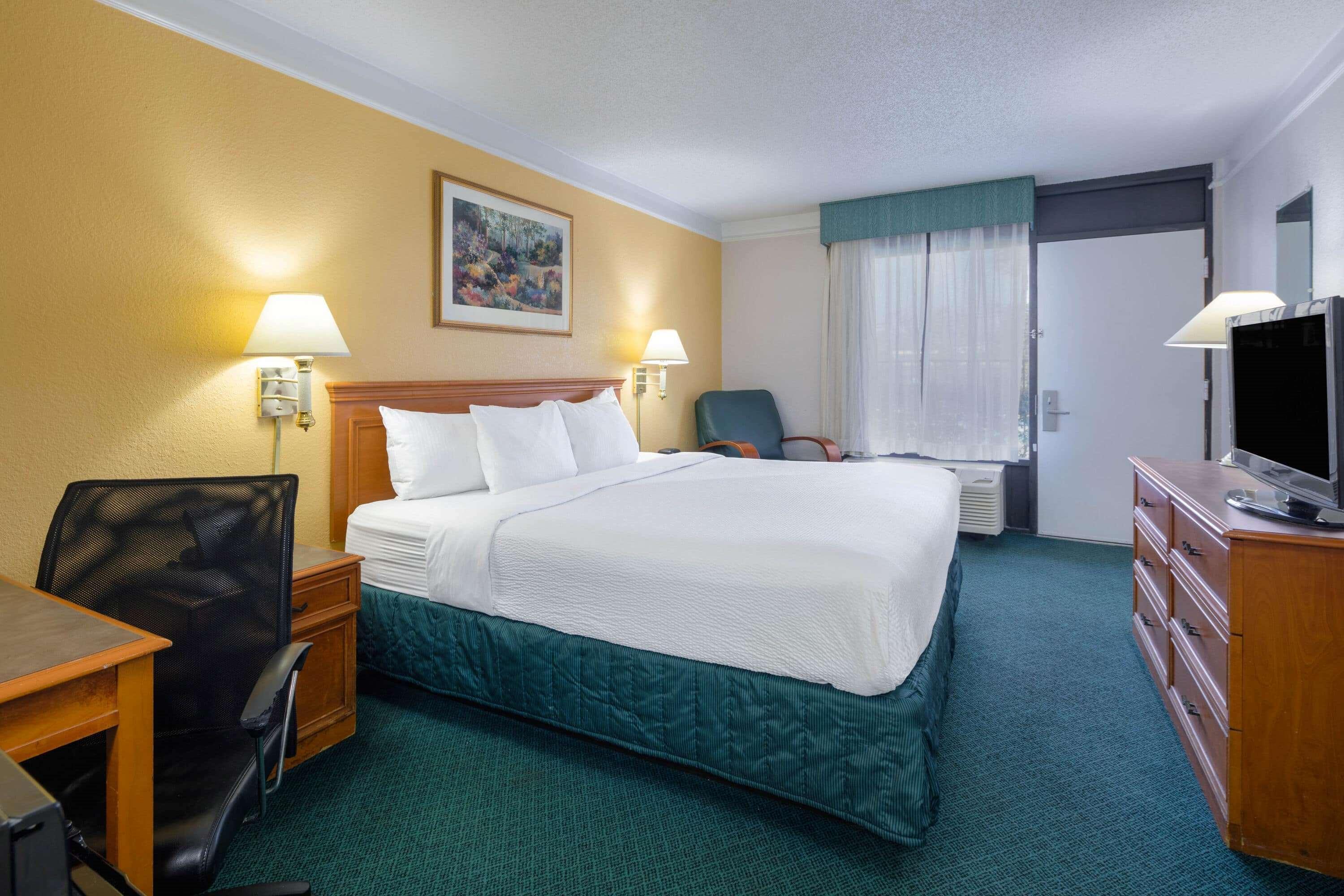 Super 8 By Wyndham ซาวานนาห์ ภายนอก รูปภาพ