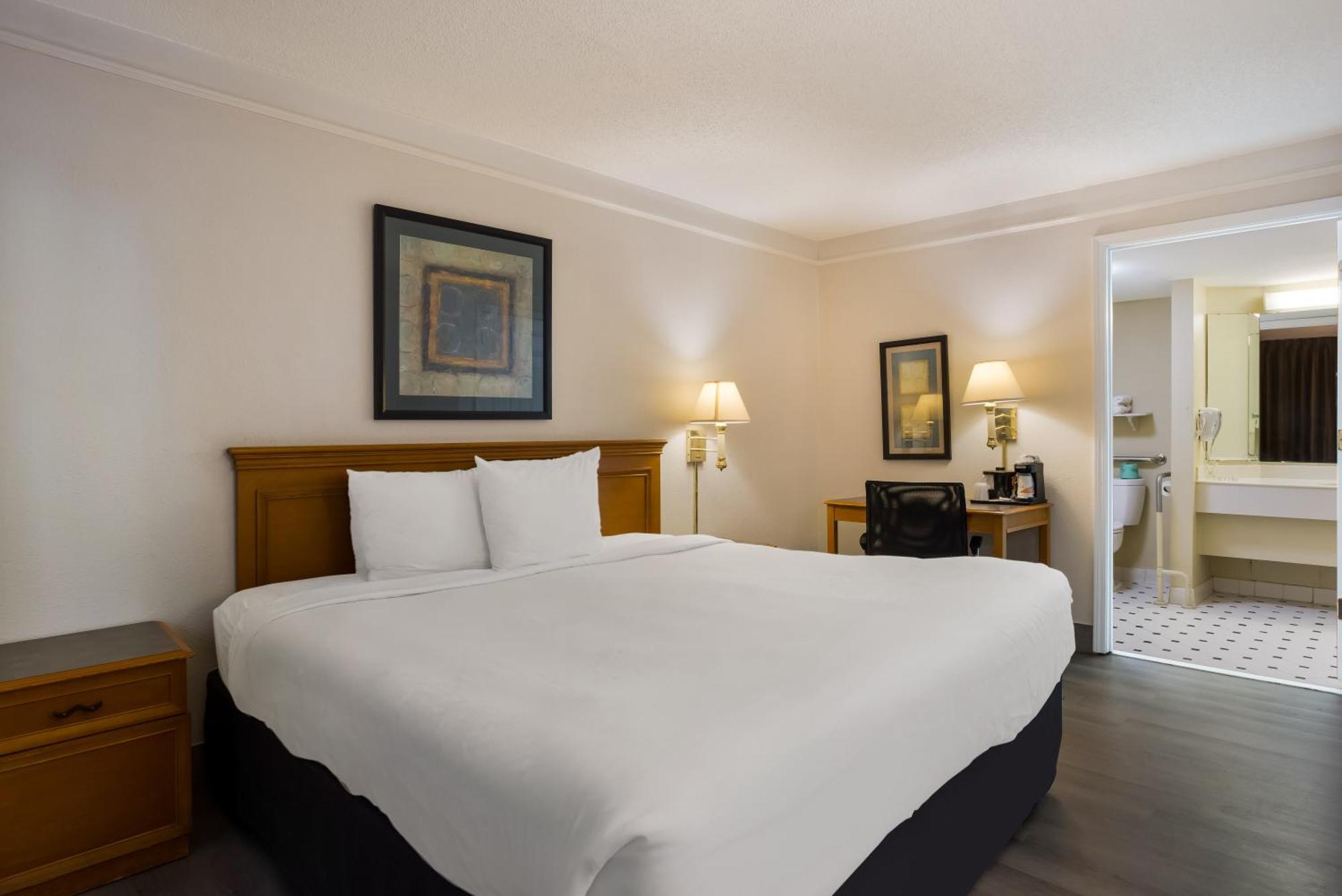 Super 8 By Wyndham ซาวานนาห์ ภายนอก รูปภาพ