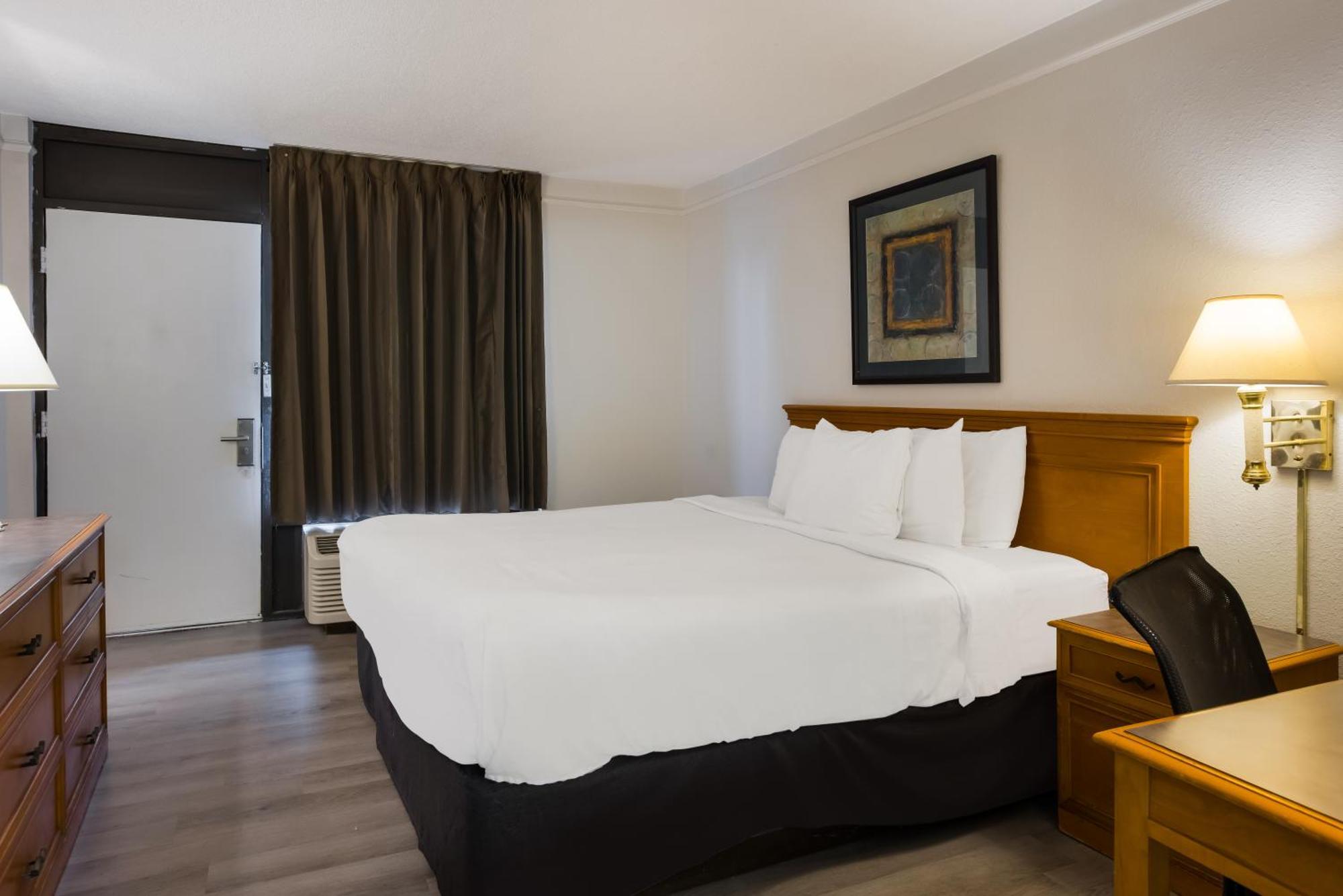 Super 8 By Wyndham ซาวานนาห์ ภายนอก รูปภาพ
